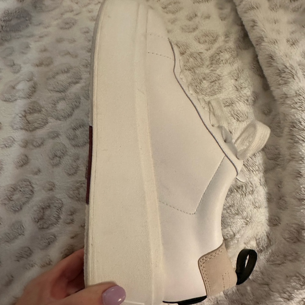 Ash White Platform Sneakers with Black Accents - Picture 4 of 8